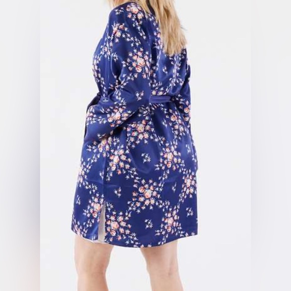 Morgan Lane Satin Robe - Picture 3 of 3